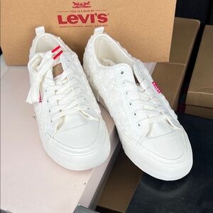 Ladies Levi’s sneakers with Sherpa size 8 1/2 Becky plush new inbox